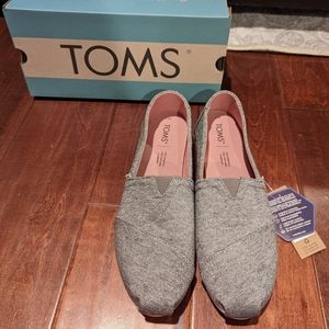 Toms Alpargata, Metallic Silver, Size 7 (NWT)